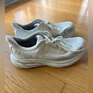 Hoka Clifton 8 in White - Women’s Size 8.5
